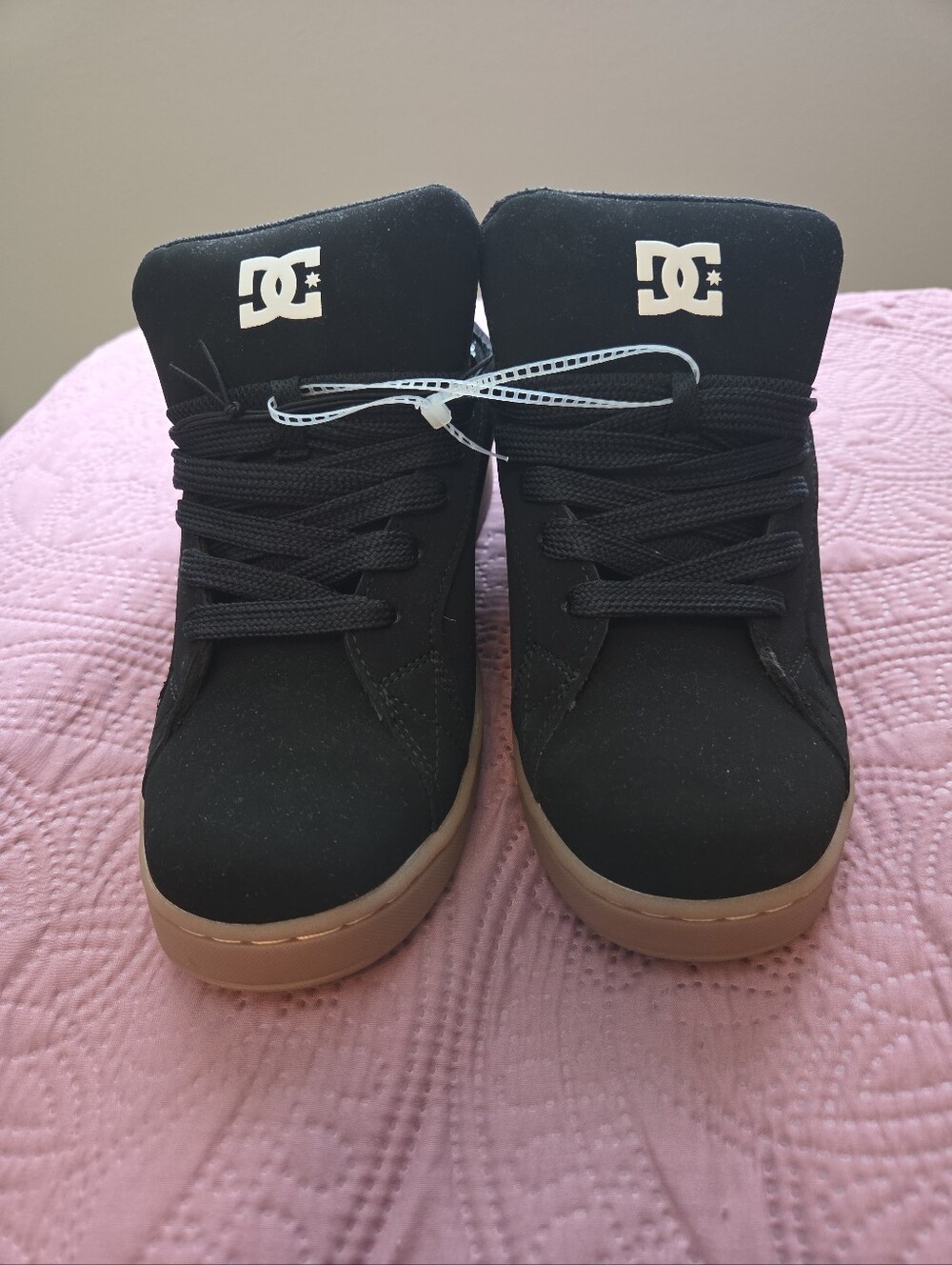 DC Black High-Top Men Skate Sneakers with Brown Outsole Size 10